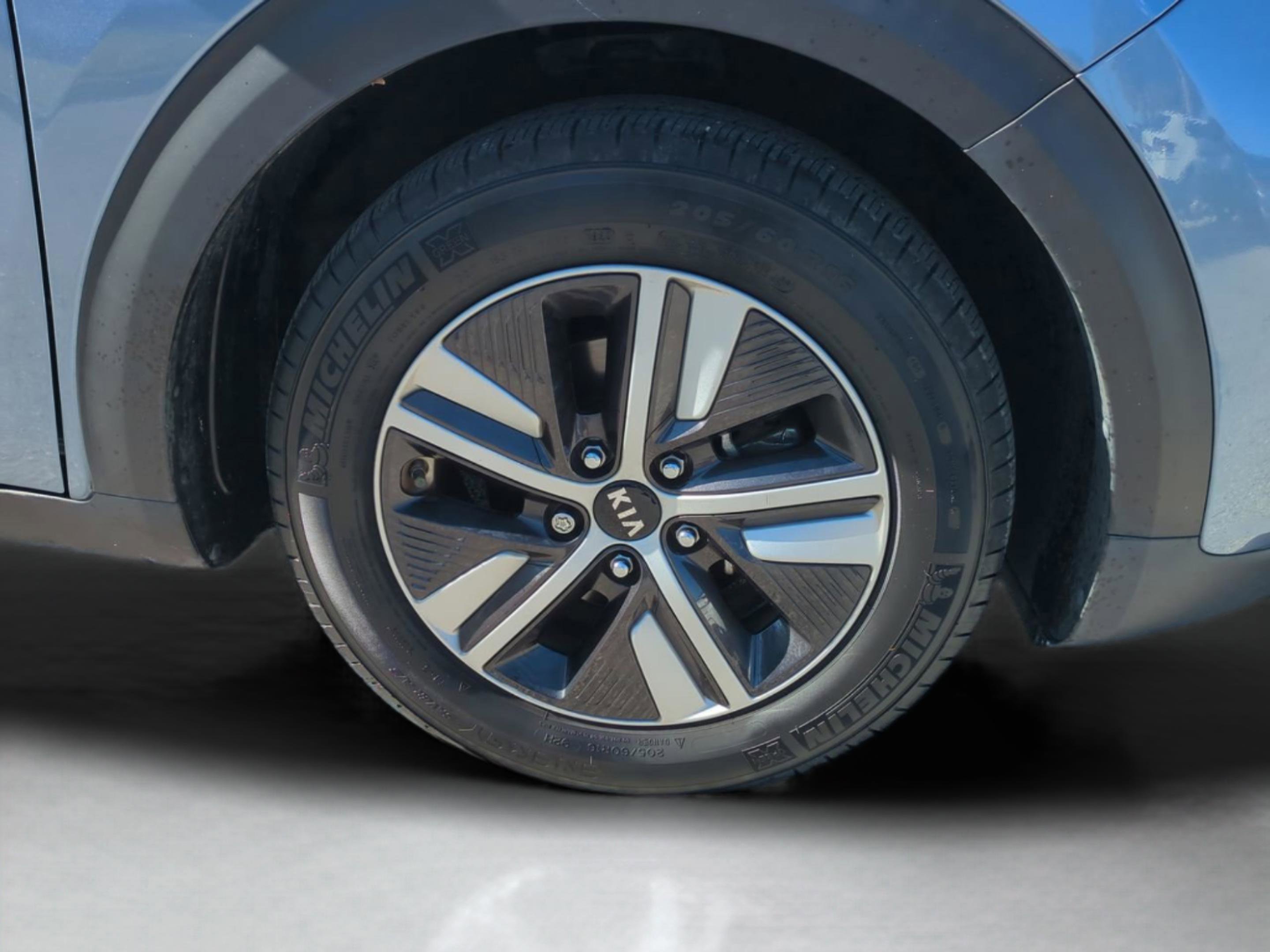 2020 Kia Niro EX Premium photo 9
