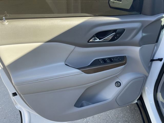 2017 Gmc Acadia SLE photo 2