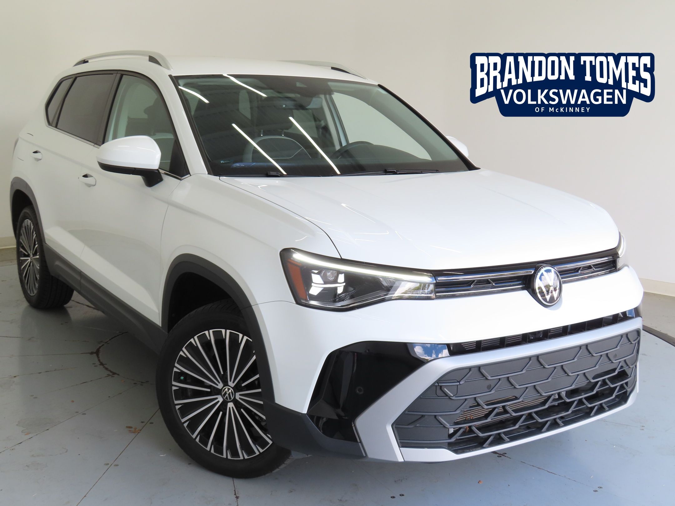 2025 Volkswagen Taos SE's photo