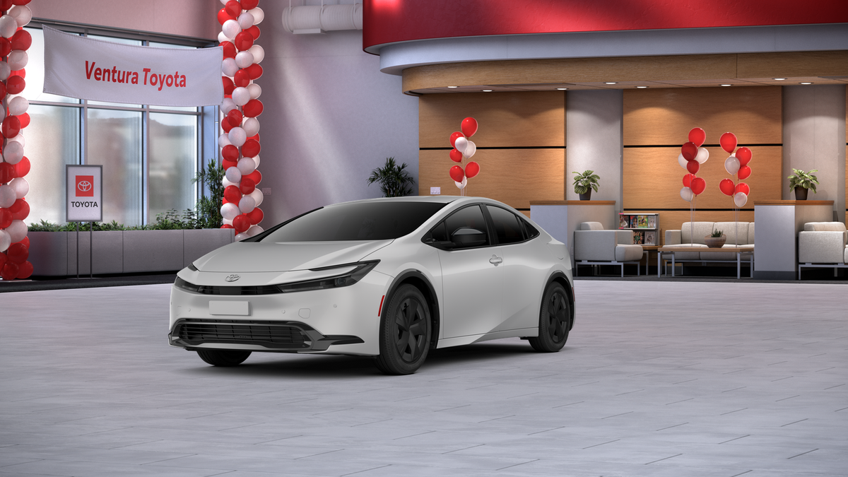 2026 Toyota Prius LE's photo