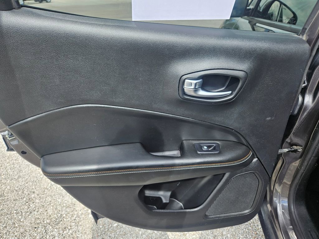 2018 Jeep Compass Latitude photo 18