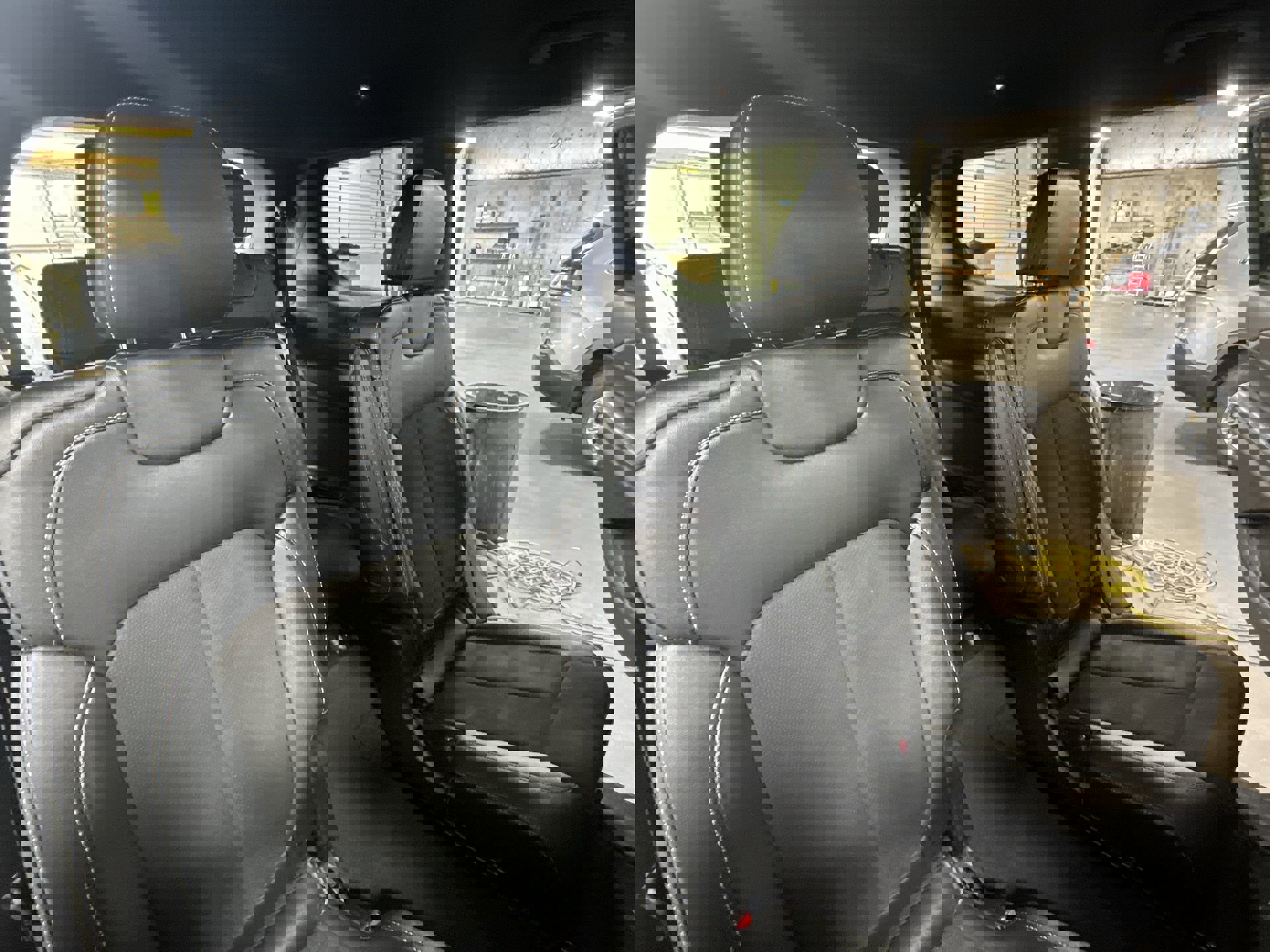 2023 Jeep Grand Cherokee Laredo Altitude photo 23