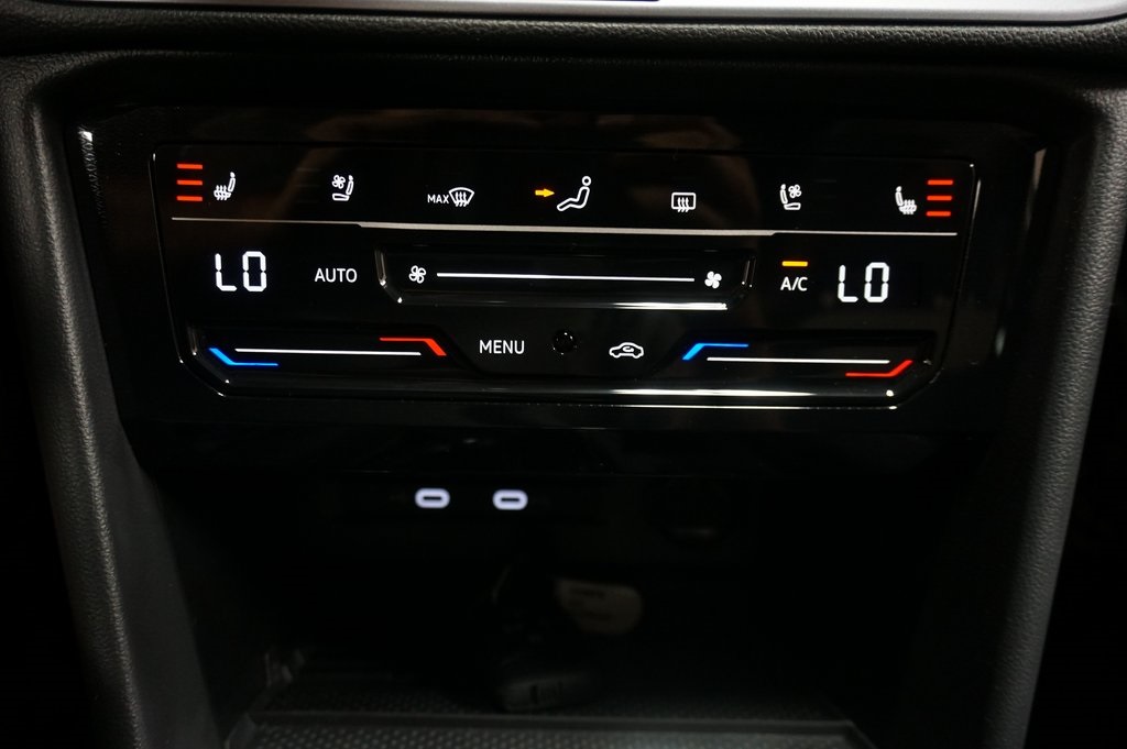 2025 Volkswagen Taos SEL photo 13