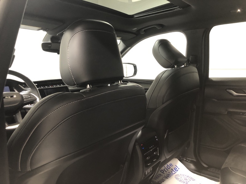 2023 Jeep Grand Cherokee Altitude photo 17