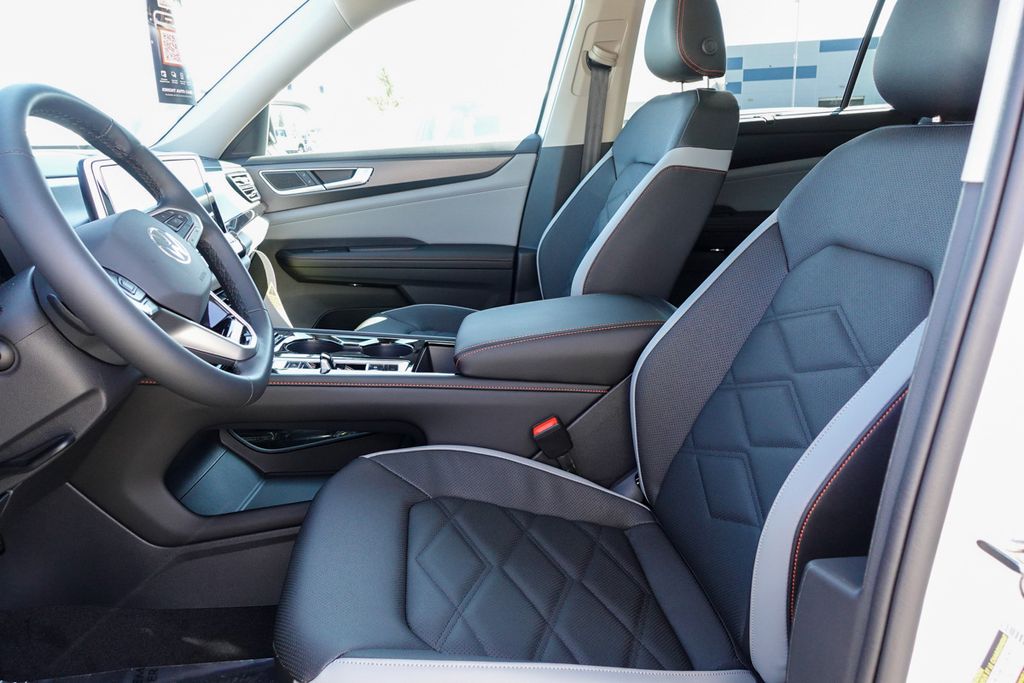 2026 Volkswagen Atlas Peak Edition SE photo 11