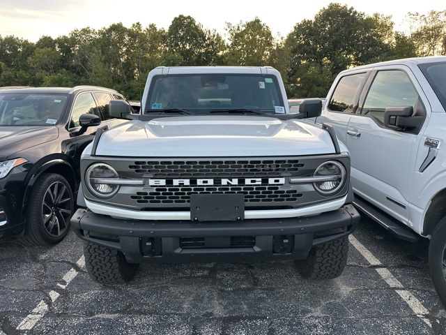2024 Ford Bronco Badlands photo 2