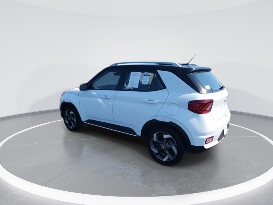 2023 Hyundai Venue Limited photo 5