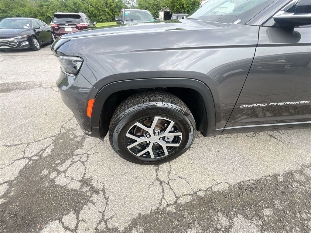2024 Jeep Grand Cherokee Limited photo 8