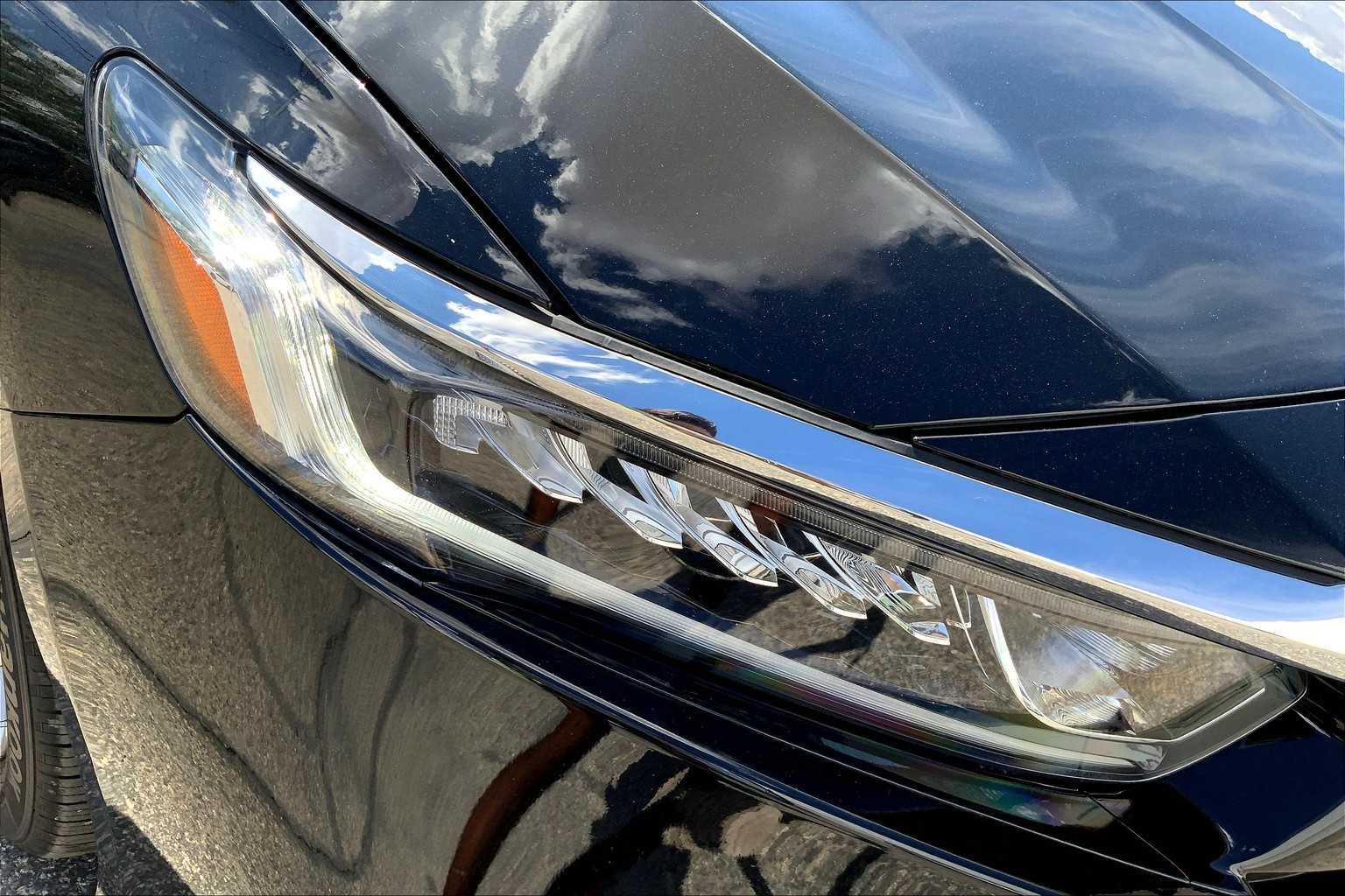 2022 Honda Accord LX photo 24