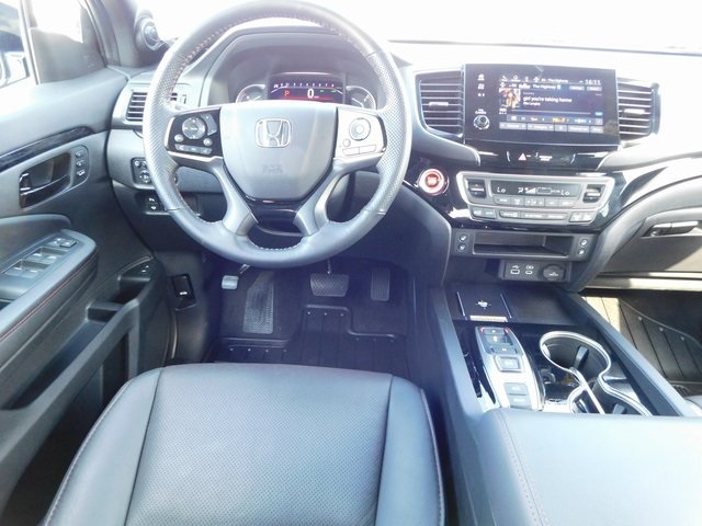 2025 Honda Passport Black Edition photo 17