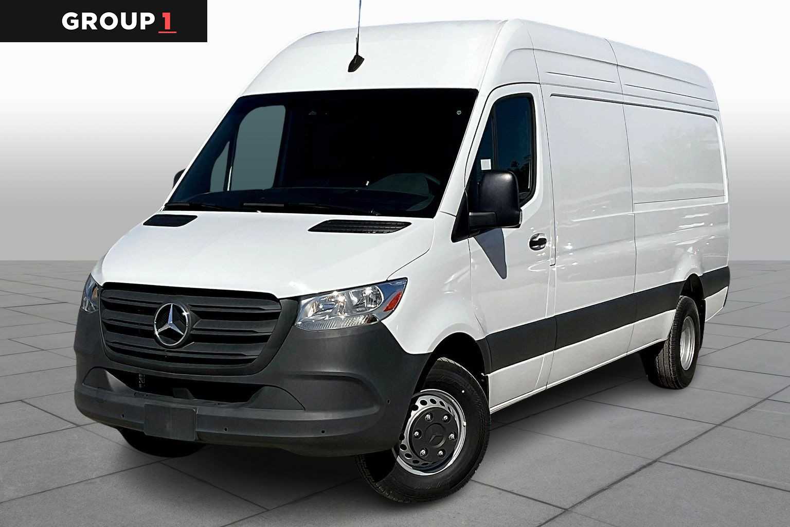 2024 Mercedes-Benz Sprinter Cargo Van Base's photo