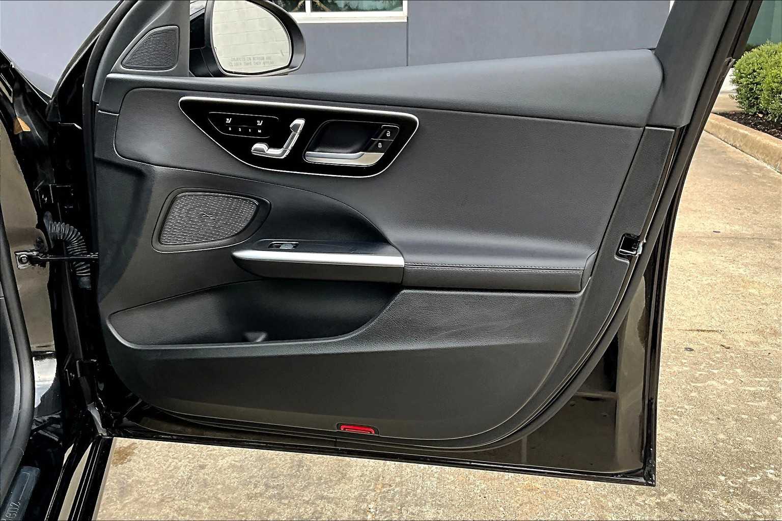 2025 Mercedes Benz C 300 photo 19