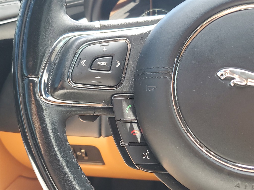 2019 Jaguar XJ Supercharged photo 24