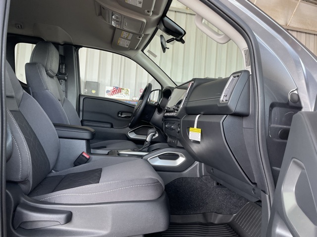 2025 Nissan Frontier SV photo 17