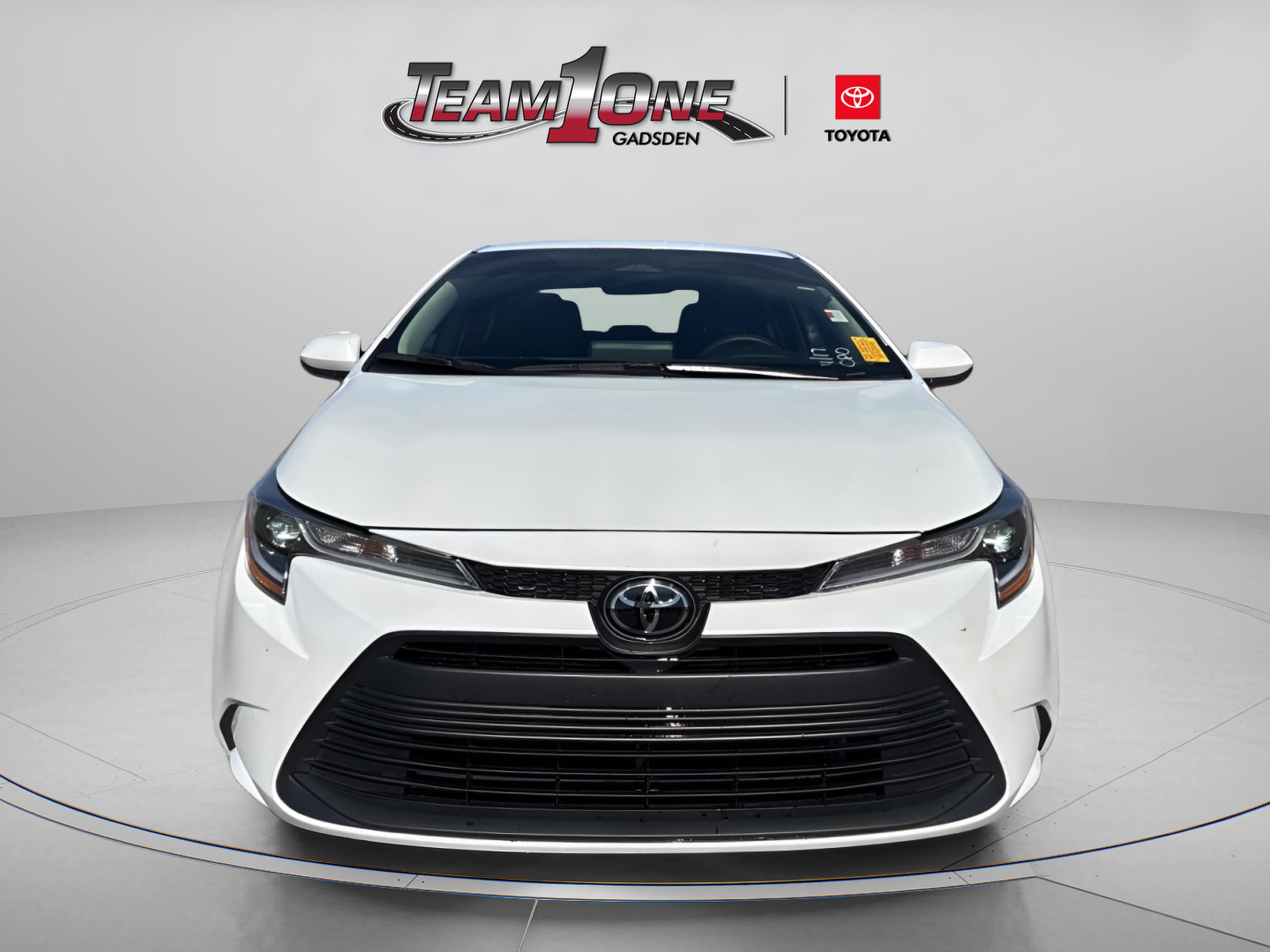 2025 Toyota Corolla LE photo 2