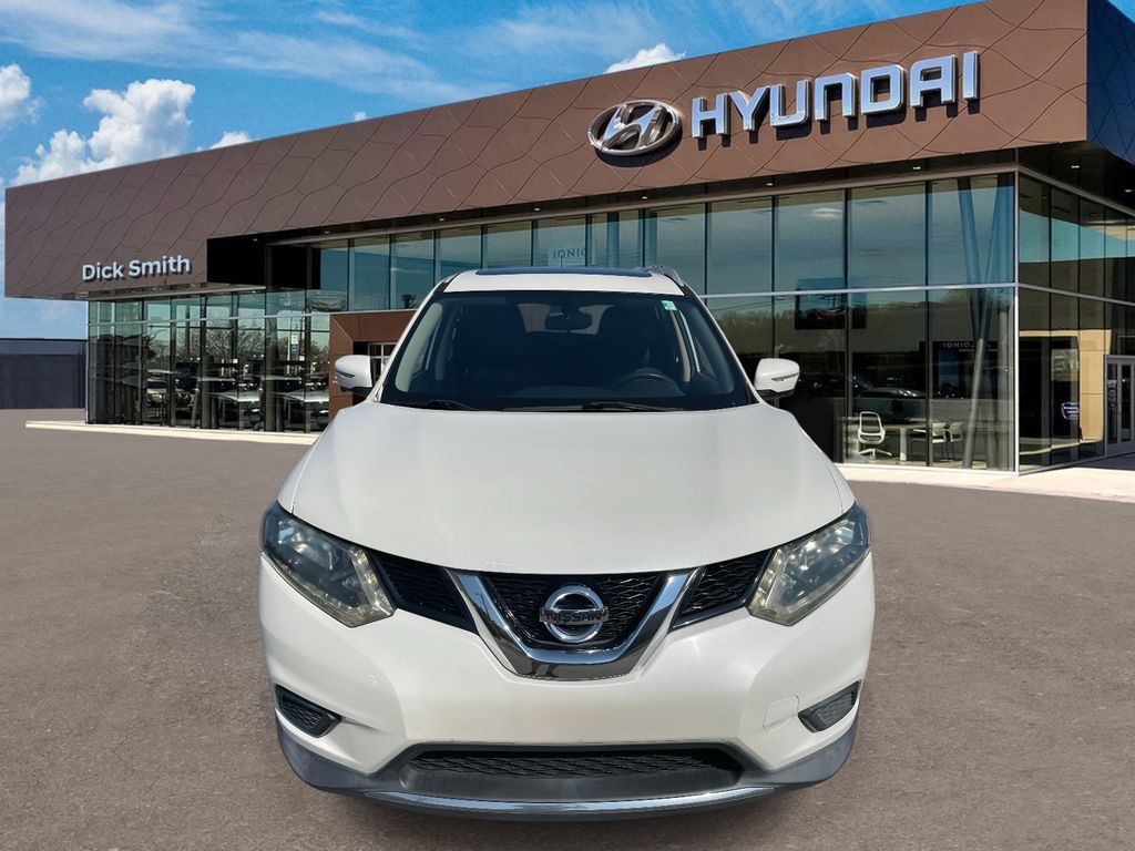 2015 Nissan Rogue SV photo 2