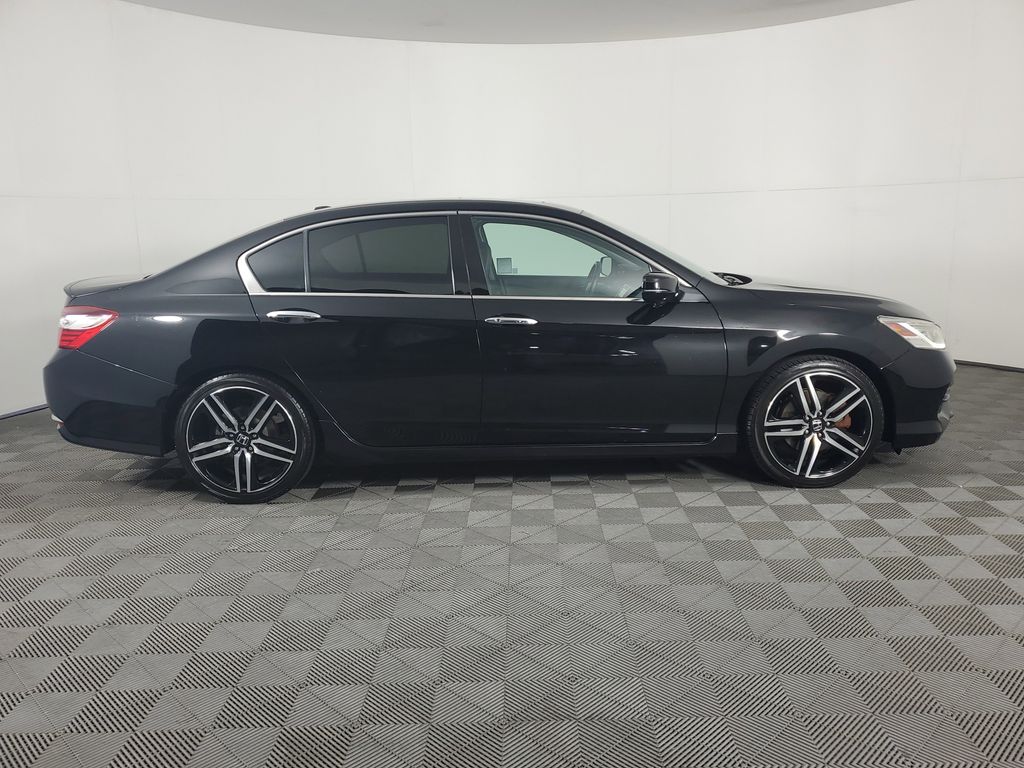 2017 Honda Accord Touring photo 2