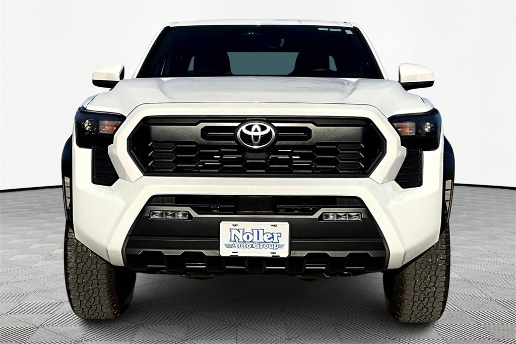 2024 Toyota Tacoma TRD Off-Road photo 3