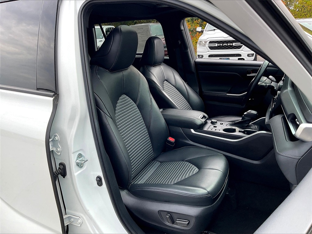 2023 Toyota Highlander XSE photo 10