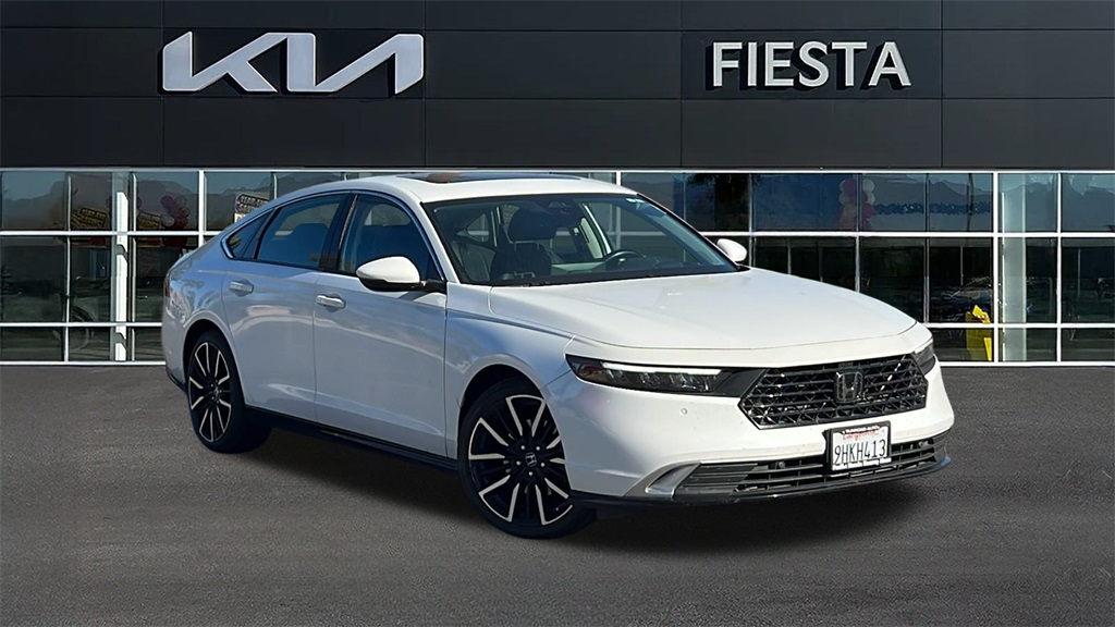 2023 Honda Accord Hybrid Touring's photo