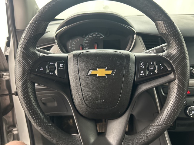 2022 Chevrolet Trax LS photo 8