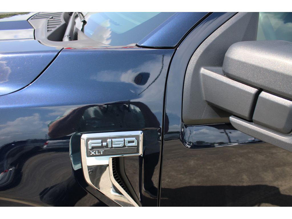 2023 Ford F-150 XLT photo 4