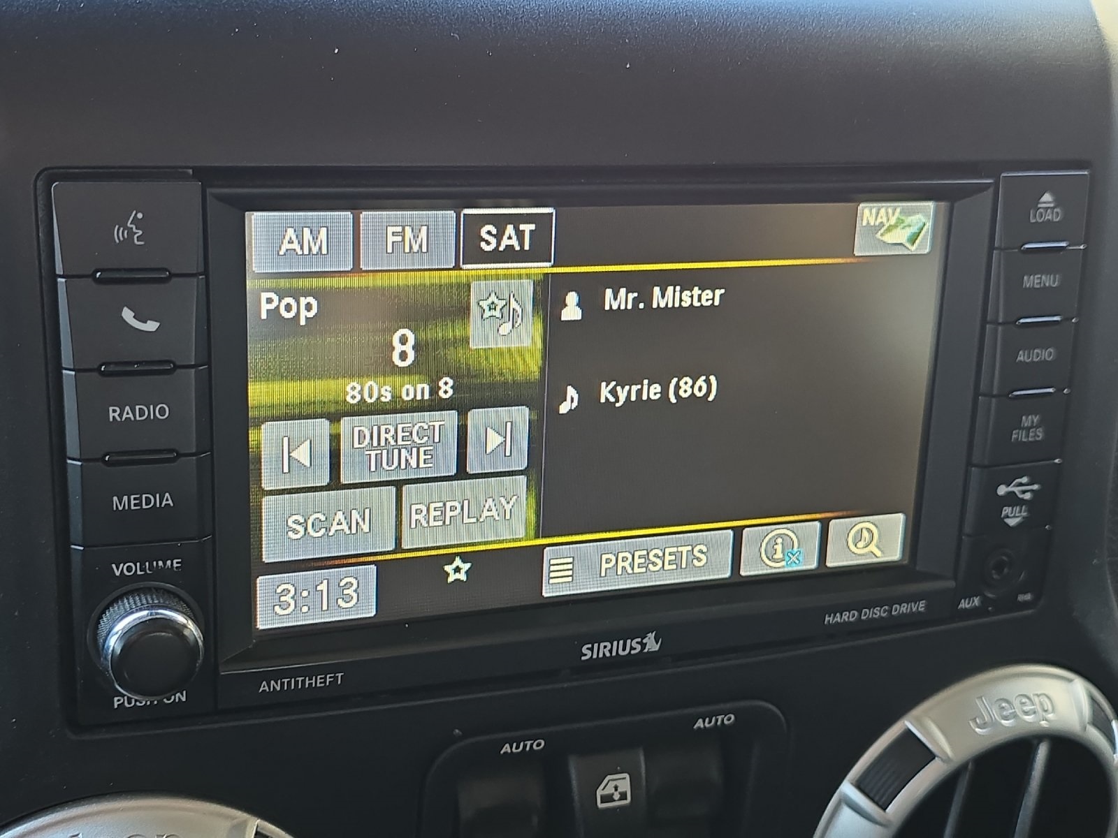 2014 Jeep Wrangler Sahara photo 16