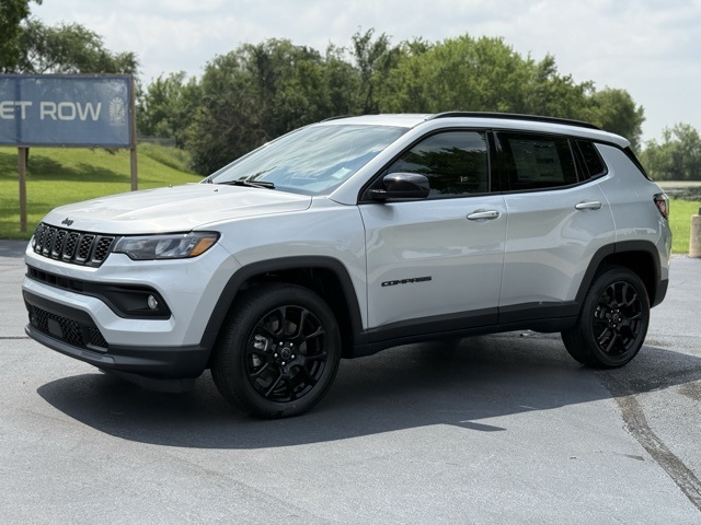 2025 Jeep Compass Latitude photo 3