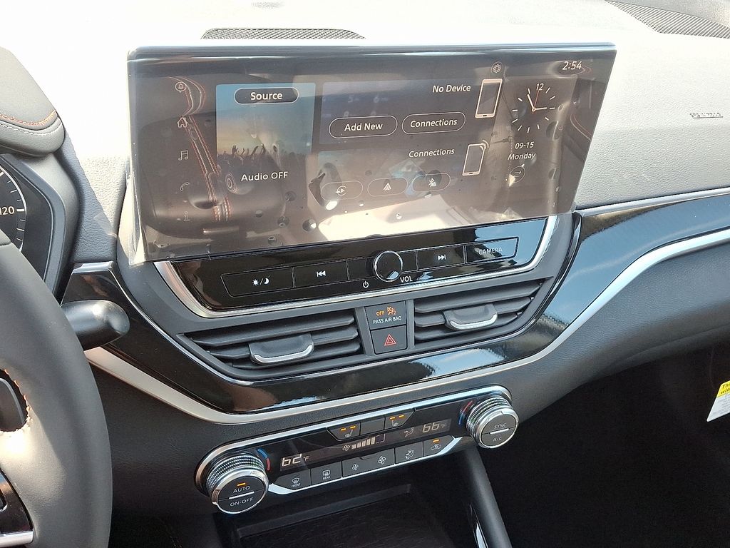 2025 Nissan Altima 2.5 SR photo 8