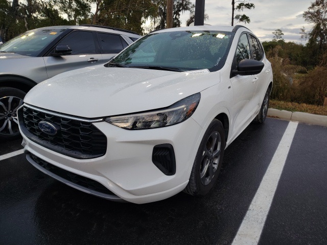 2023 Ford Escape ST-Line's photo