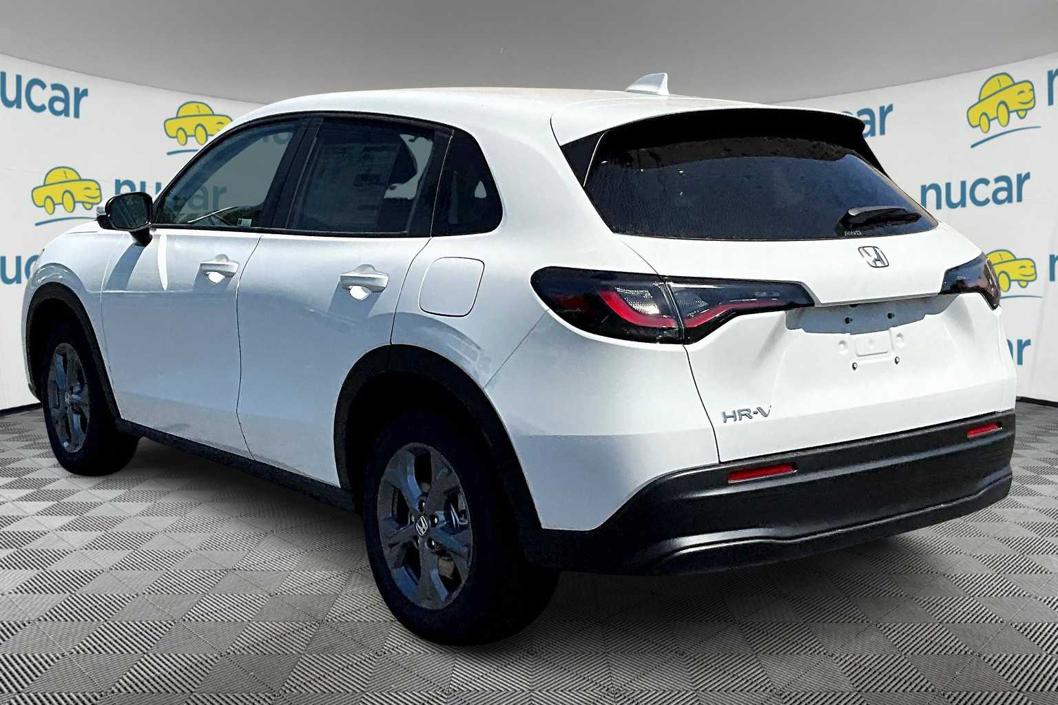 2026 Honda HR-V LX photo 4