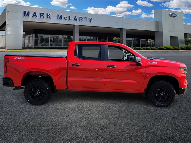 2023 Chevrolet Silverado 1500 Custom Trail Boss photo 2