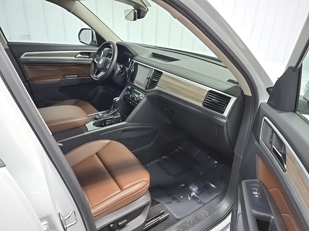 2022 Volkswagen Atlas SEL photo 15