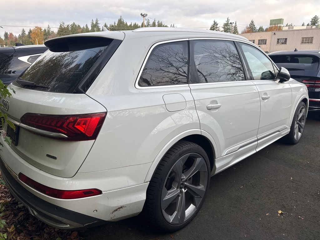 2021 Audi Q7 55 Prestige photo 3