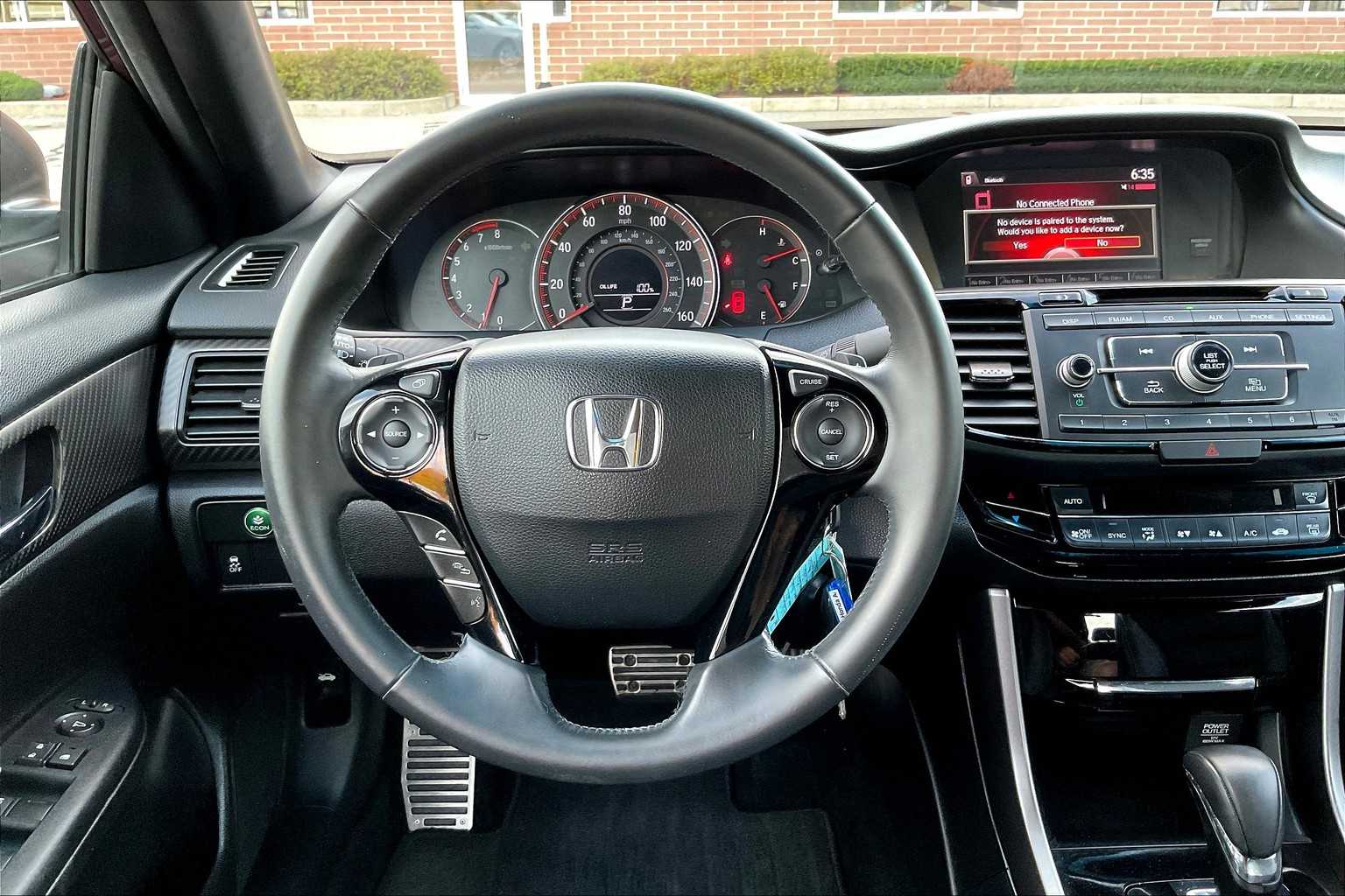 2017 Honda Accord Sport photo 17