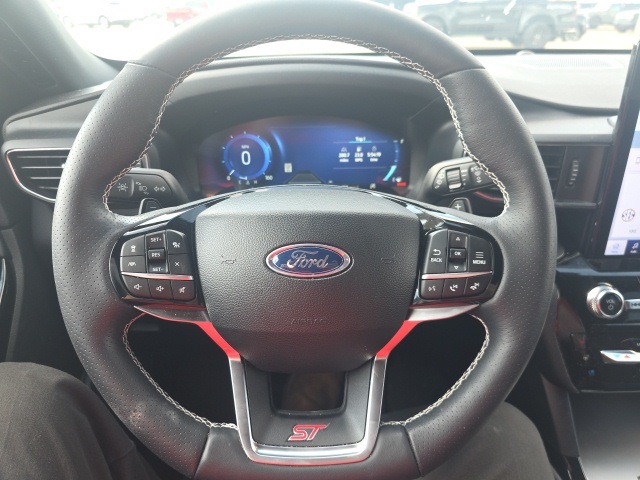 2024 Ford Explorer ST photo 14