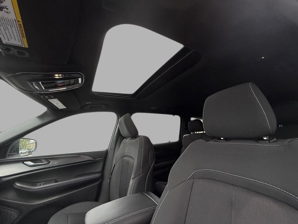 2025 Jeep Grand Cherokee Laredo Altitude photo 20