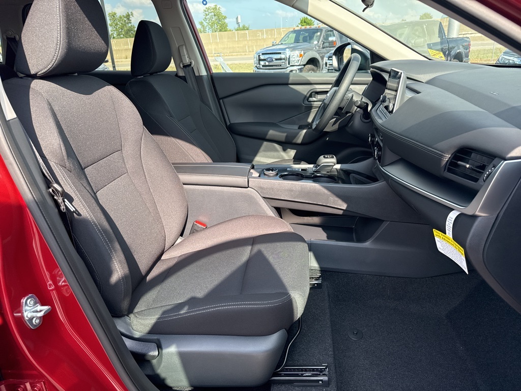 2026 Nissan Rogue S photo 15