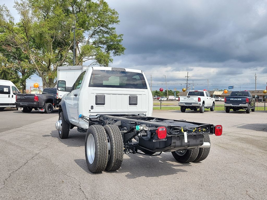2026 Ram 5500 Tradesman photo 4