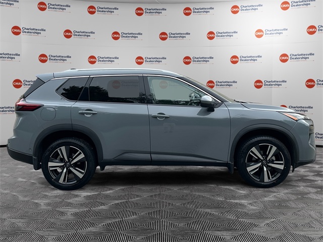2024 Nissan Rogue SL photo 5