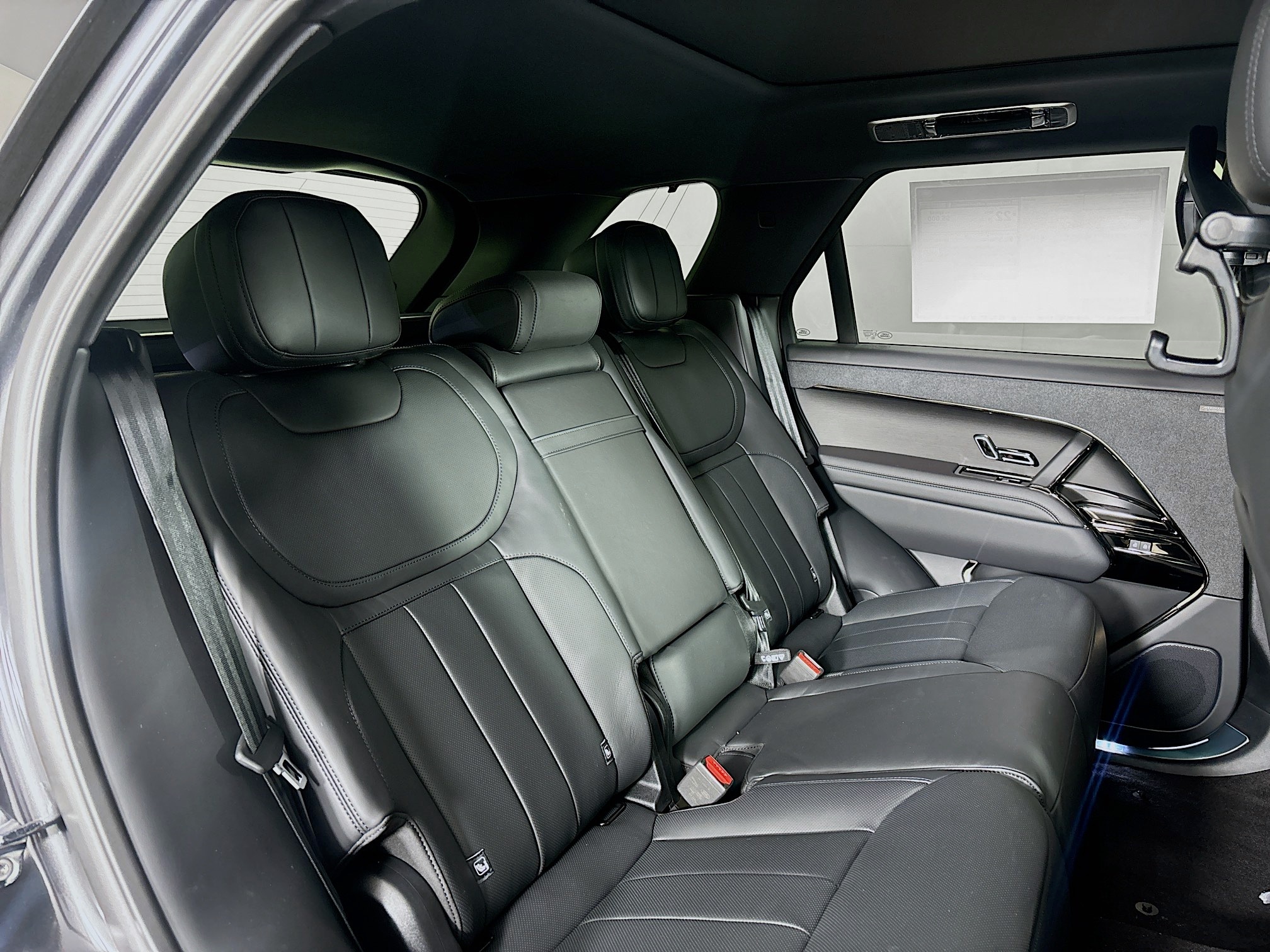 2025 Land Rover Range Rover Sport SE photo 21