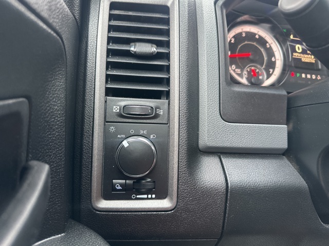 2018 Ram 1500 Tradesman photo 14