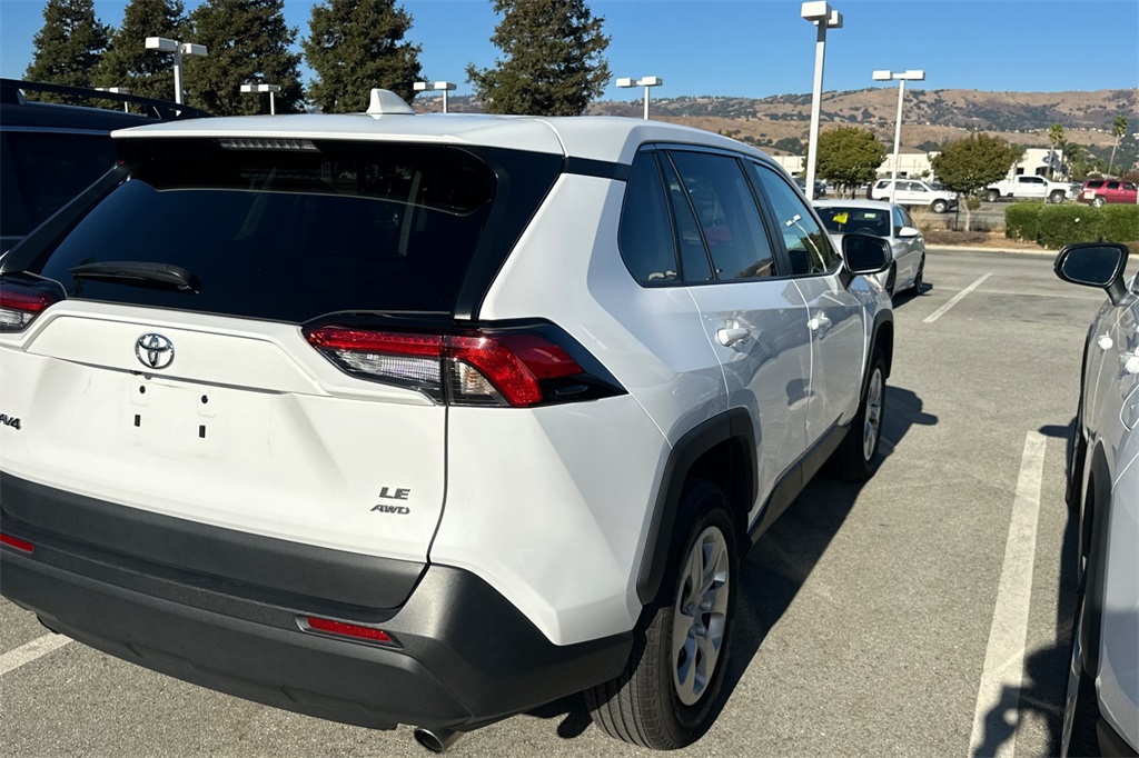 2024 Toyota RAV4 LE photo 2