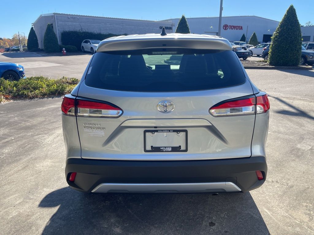 2023 Toyota Corolla Cross L photo 4