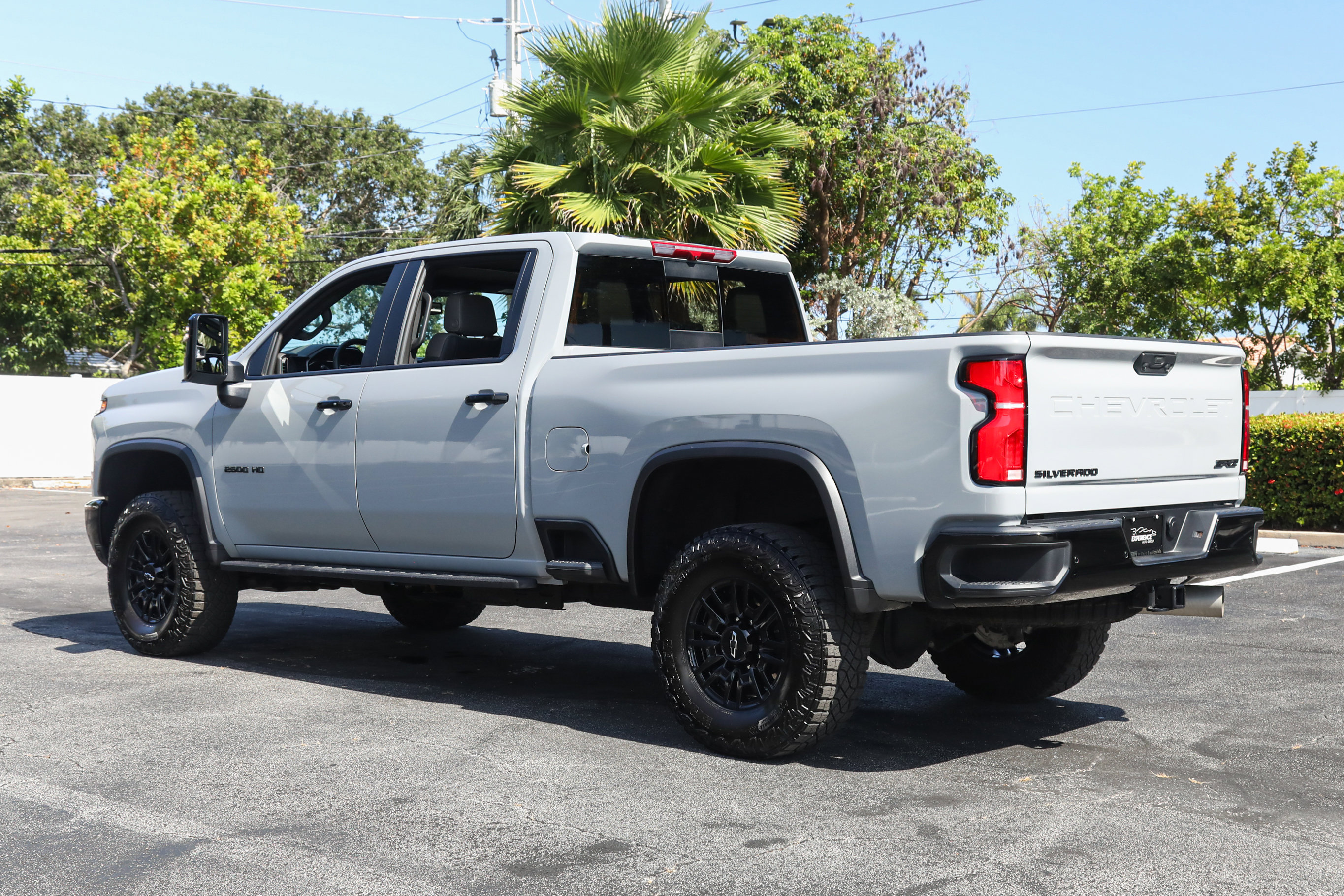 Used 2025 Gray Chevrolet ZR2 image 3