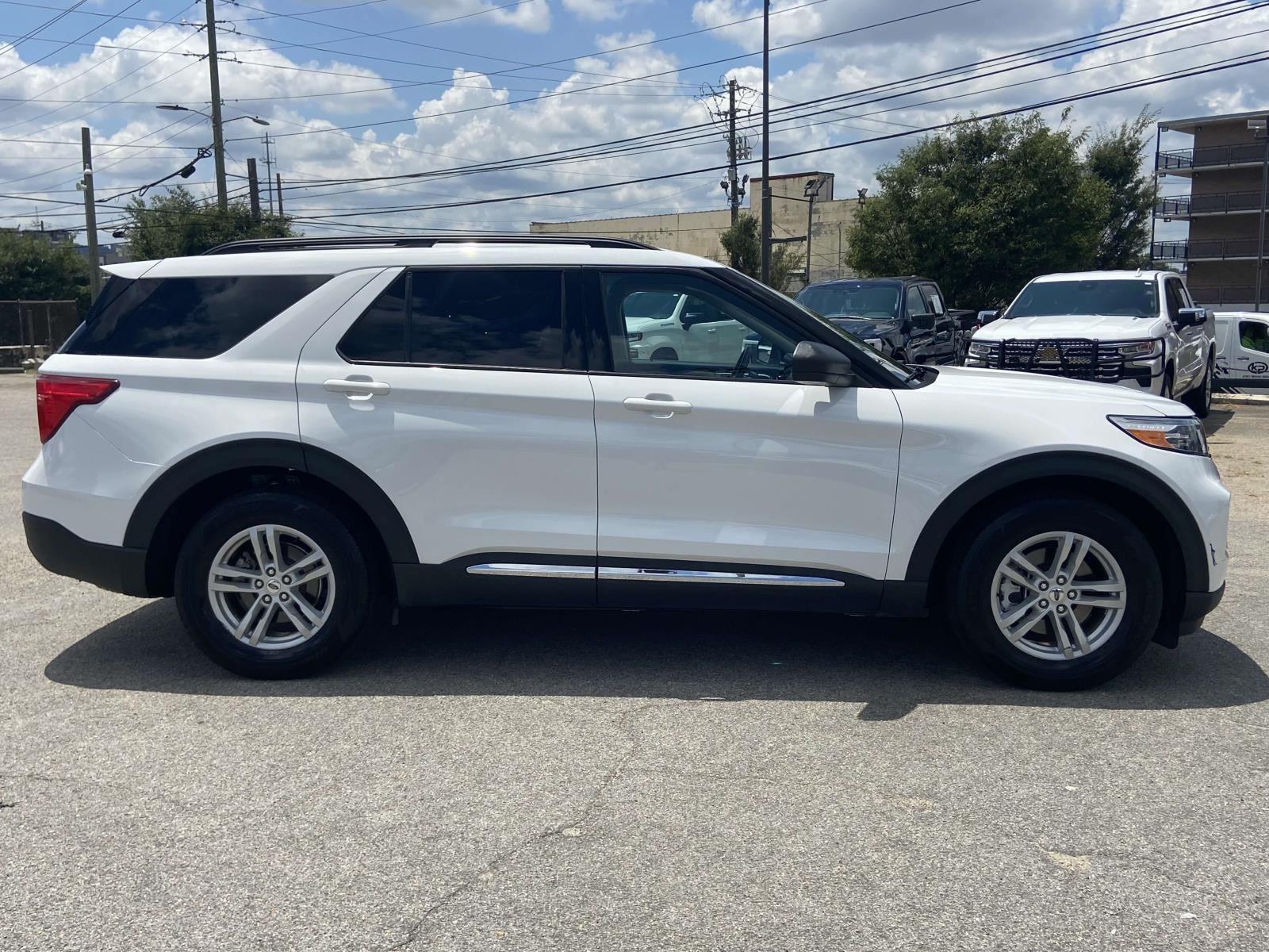 2024 Ford Explorer XLT photo 4