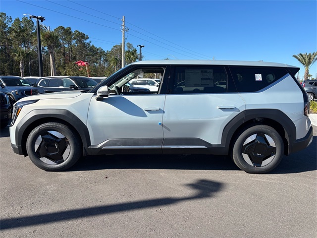 2026 Kia EV9 Light Long Range photo 4