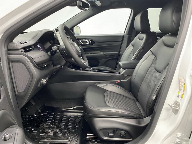 2026 Jeep Compass Latitude Altitude photo 4