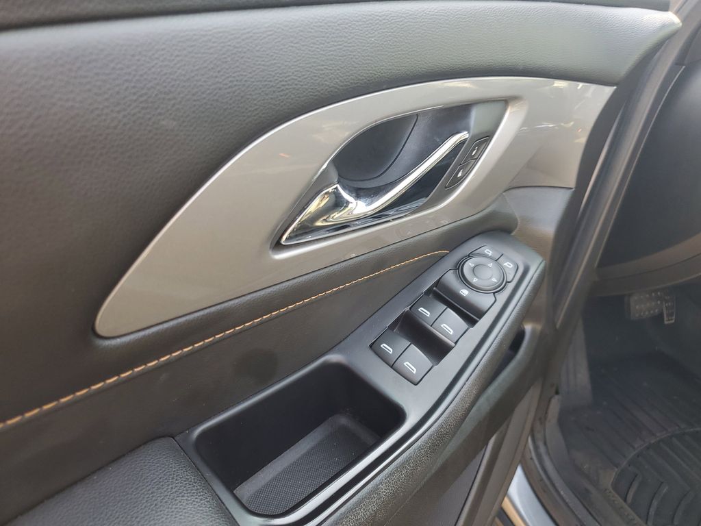 2020 Chevrolet Traverse LS photo 7