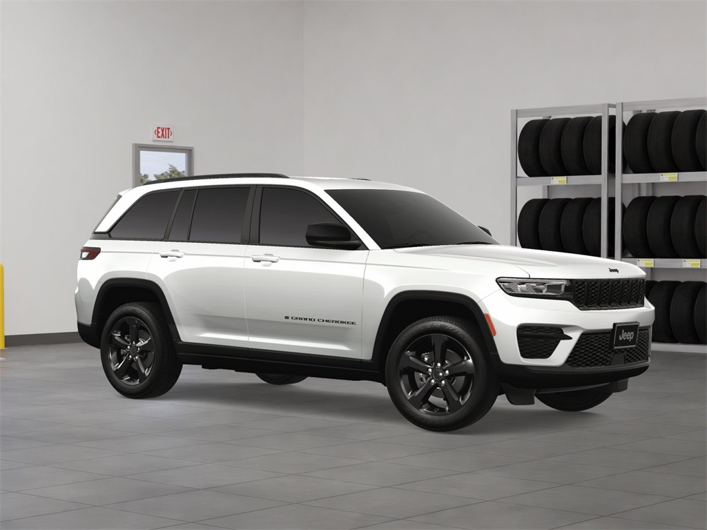 2025 Jeep Grand Cherokee Laredo Altitude photo 4